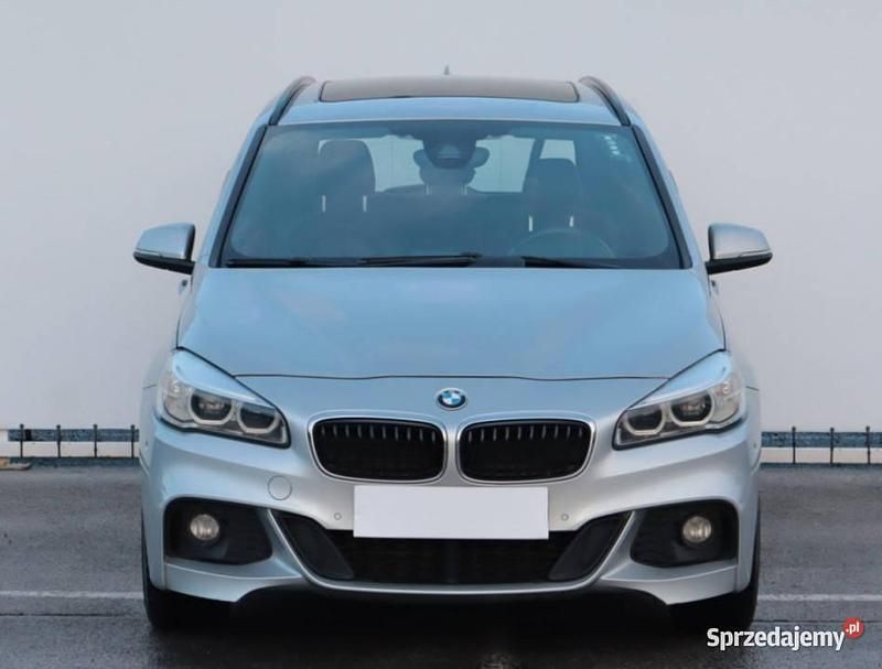 Srebrny Używany 2015 BMW 218 Gran Tourer Minivan | 49 999 zł - Obraz 1/4