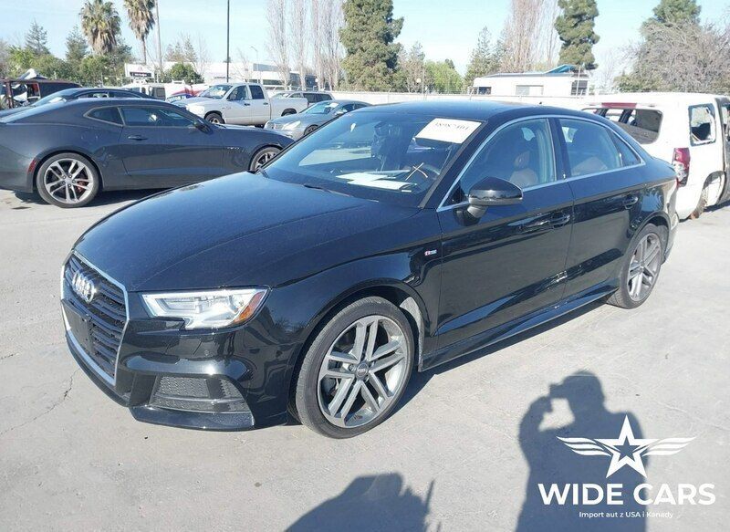 Niebieski (metalik) Używany 2018 Audi A3 S-Line Sedan/Limuzyna | 43 900 zł - Obraz 1/4