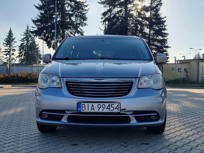 Srebrny Używany 2015 Chrysler Town & Country Touring Van | 48 900 zł - Obraz 1/4