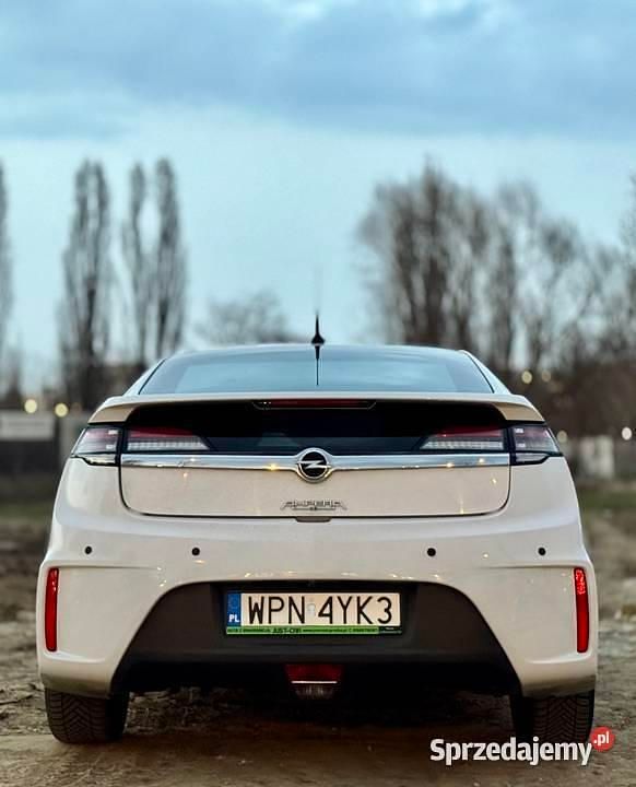 Używany Opel Ampera 150 kW (204 KM) 2014 Hatchback