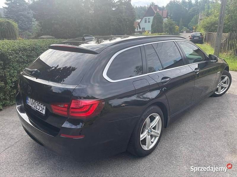 Czarny Używany 2010 BMW 520 Sport Line Kombi | 35 900 zł (Drogi) - Obraz 1/4