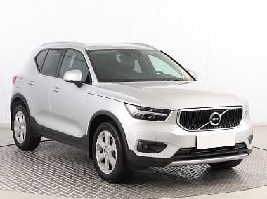 Srebrny Używany 2018 Volvo XC40 SUV | 91 999 zł (Uczciwa cena) - Obraz 1/4