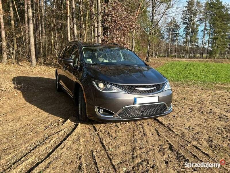 Szary Używany 2018 Chrysler Pacifica SUV | 95 999 zł (Uczciwa cena) - Obraz 1/4