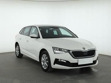 Używany Skoda Scala 110 KM (80 kW) 2021 Biały Hatchback