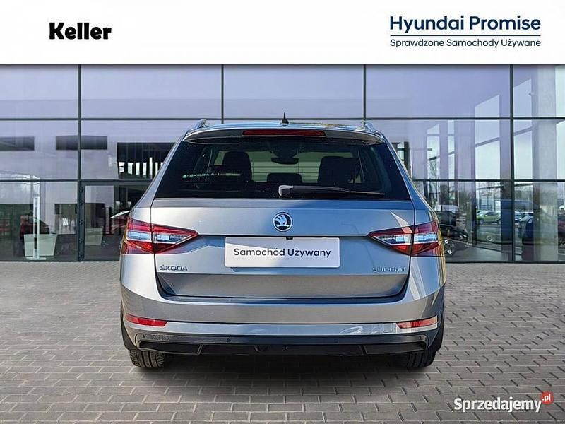 Używany Skoda Superb 2016 Szary Kombi