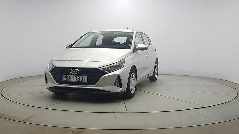 Używany Hyundai i20 84 KM (61 kW) 2022 Srebrny Hatchback