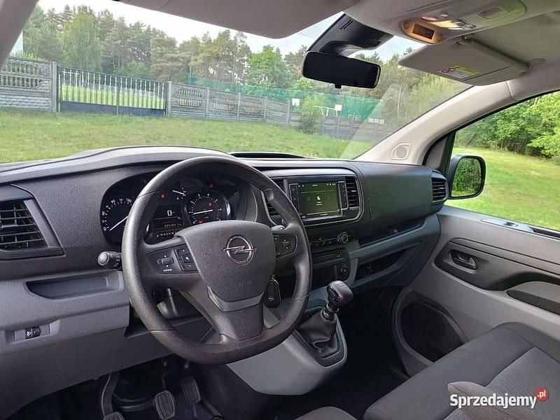 Biały Używany 2022 Opel Vivaro Minivan | 81 000 zł (Dobra cena) - Obraz 1/4