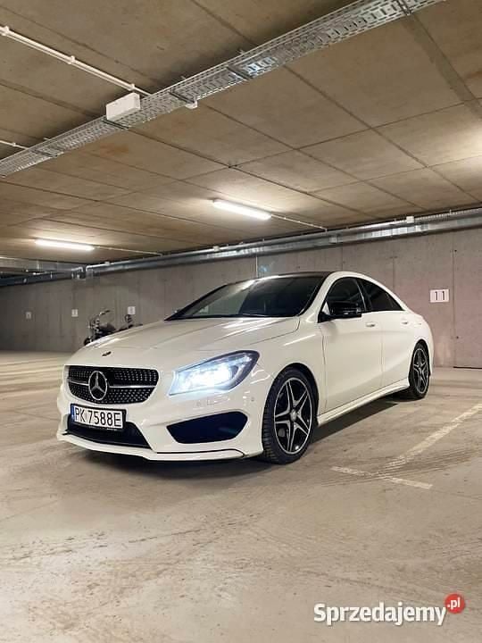 Używany 2015 Mercedes CLA200 | 76 000 zł - Obraz 1/4
