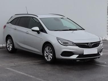 Używany Opel Astra 105 KM (77 kW) 2020 Srebrny Kombi
