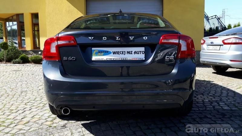 Używany Volvo S60 2013 Grafitowy metalik Sedan/Limuzyna