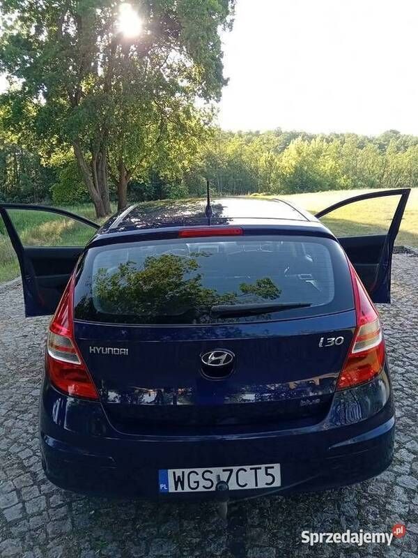 Używany Hyundai i30 Comfort 109 KM (80 kW) 2010 Granatowy Hatchback
