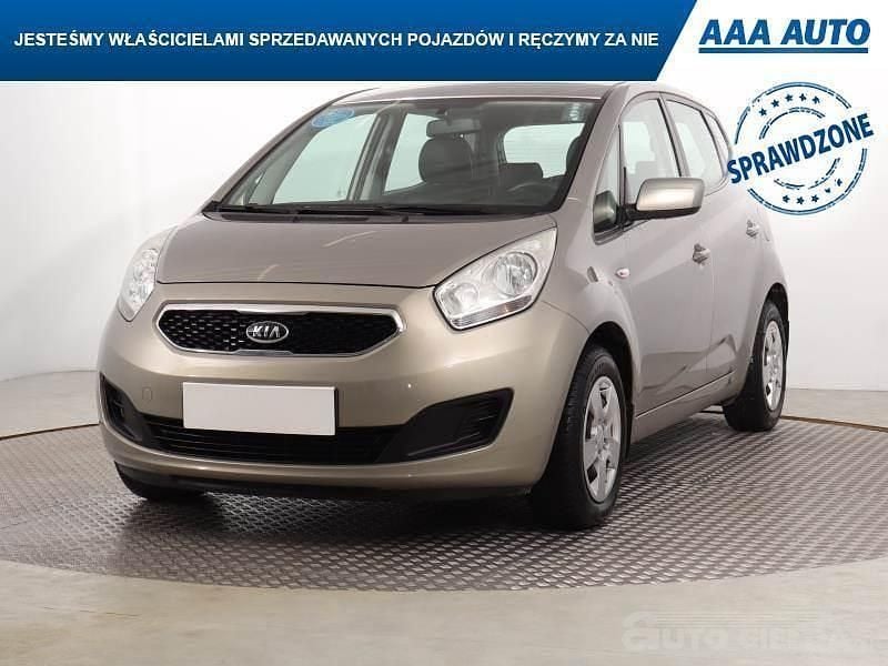 Używany Kia Venga 90 KM (66 kW) 2011 Srebrny Hatchback