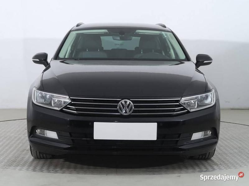 Czarny Używany 2016 VW Passat Kombi | 43 999 zł (Uczciwa cena) - Obraz 1/4