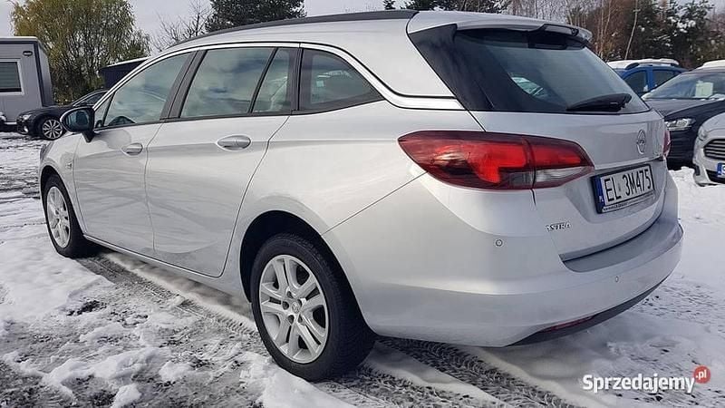 Używany Opel Astra 2019 Srebrny Kombi