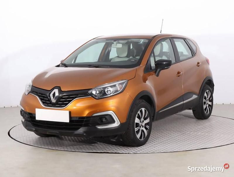 Używany Renault Captur 90 KM (66 kW) 2017 Pomarańczowy SUV