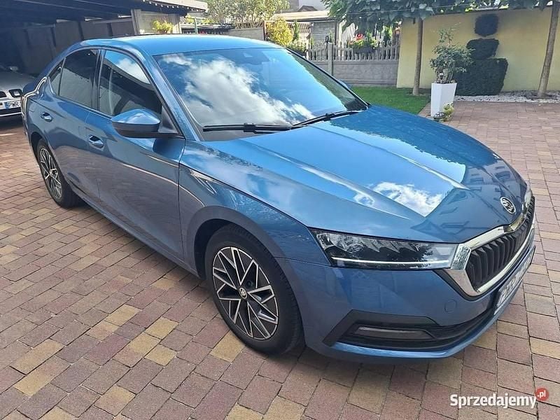 Niebieski Używany 2020 Skoda Octavia Hatchback | 74 900 zł (Drogi) - Obraz 1/4