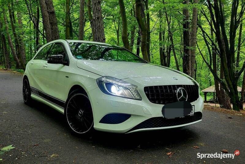 Biały Używany 2013 Mercedes A180 Hatchback | 46 900 zł (Uczciwa cena) - Obraz 1/4