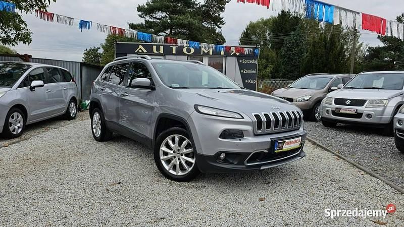 Używany Jeep Cherokee 170 KM (125 kW) 2015 Szary (metalik, perła) SUV