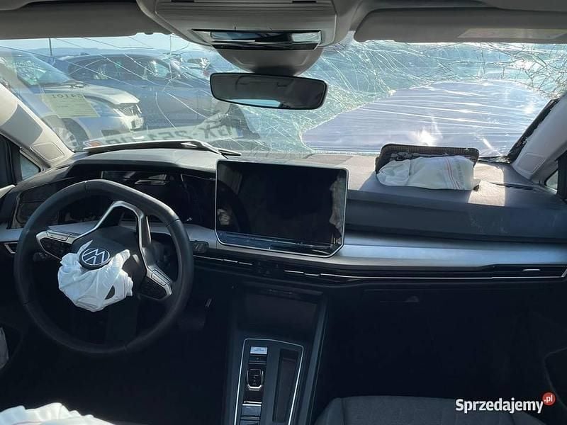 Używany VW Golf VIII Life 2024 Szary Hatchback