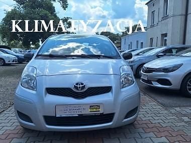 Srebrny Używany 2010 Toyota Yaris Hatchback | 14 900 zł (Uczciwa cena) - Obraz 1/4