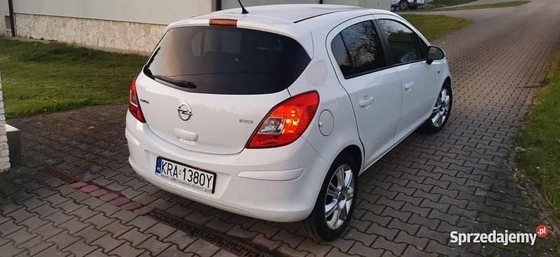 Używany Opel Corsa 86 KM (63 kW) 2012 Biały Hatchback