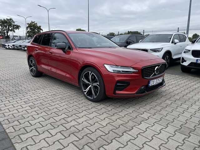 Czerwony Używany 2025 Volvo V60 Kombi | 169 900 zł (Drogi) - Obraz 1/3