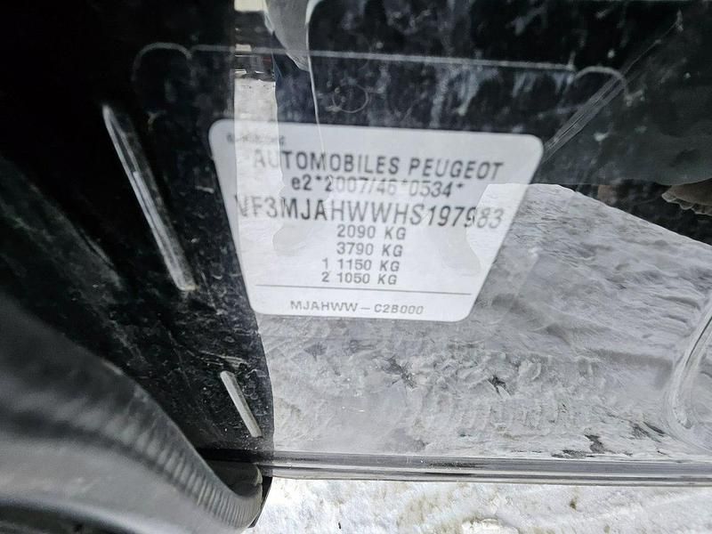 Używany Peugeot 3008 180 KM (132 kW) 2017 Czarny (metalik) SUV