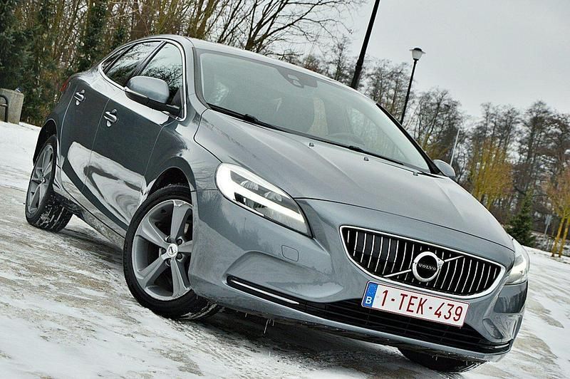 Używany Volvo V40 Inscription 2016 Szary Hatchback