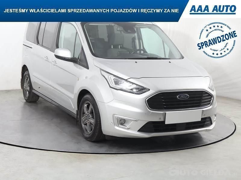 Używany Ford Tourneo Connect 2022 Srebrny Minivan