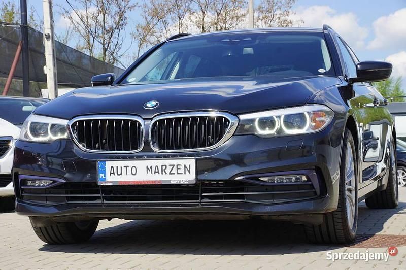 Czarny Używany 2017 BMW 520 Kombi | 89 700 zł (Uczciwa cena) - Obraz 1/4