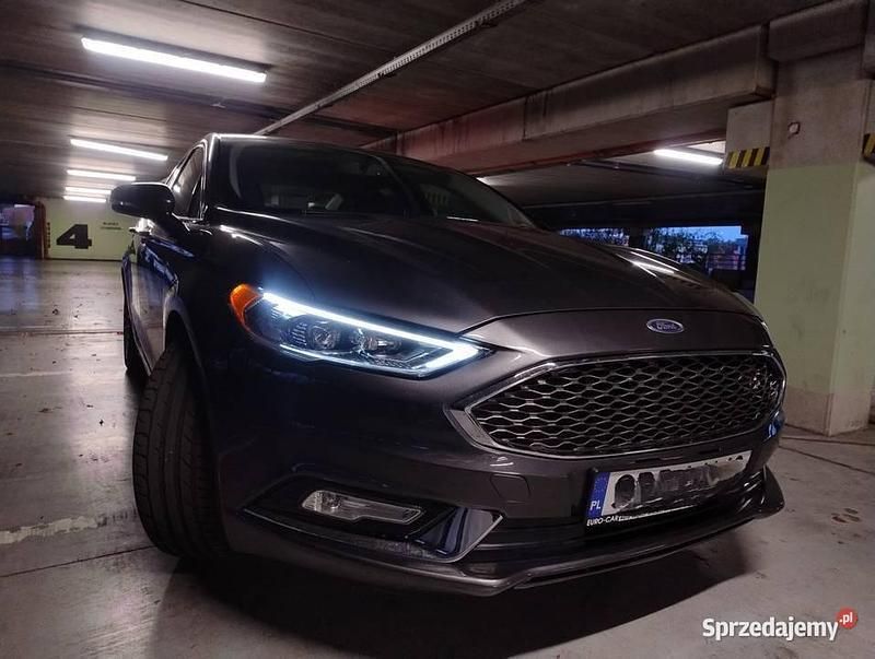 Szary Używany 2017 Ford Fusion Titanium Sedan/Limuzyna | 67 900 zł - Obraz 1/4