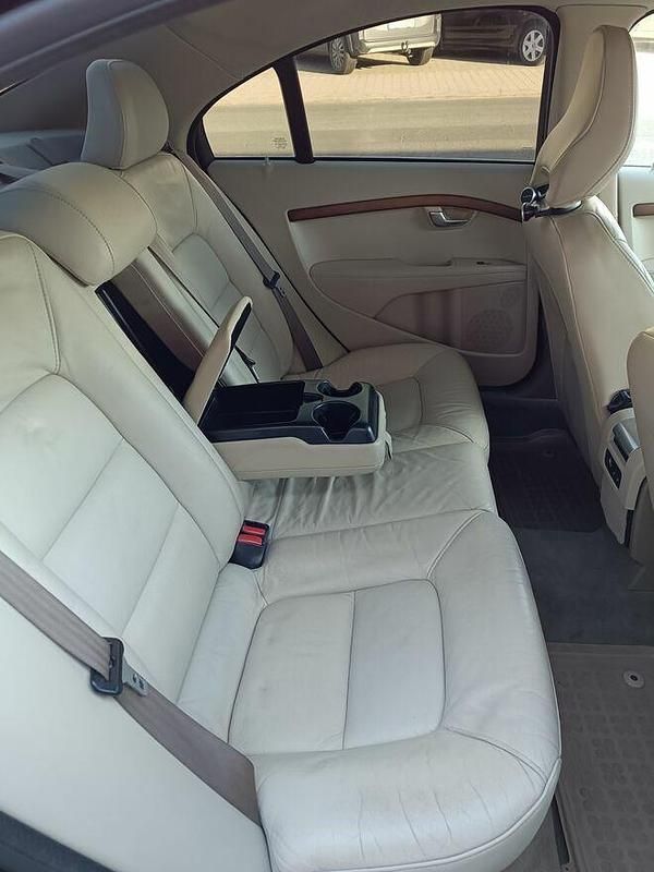 Używany Volvo S80 2010 Czarny Sedan/Limuzyna