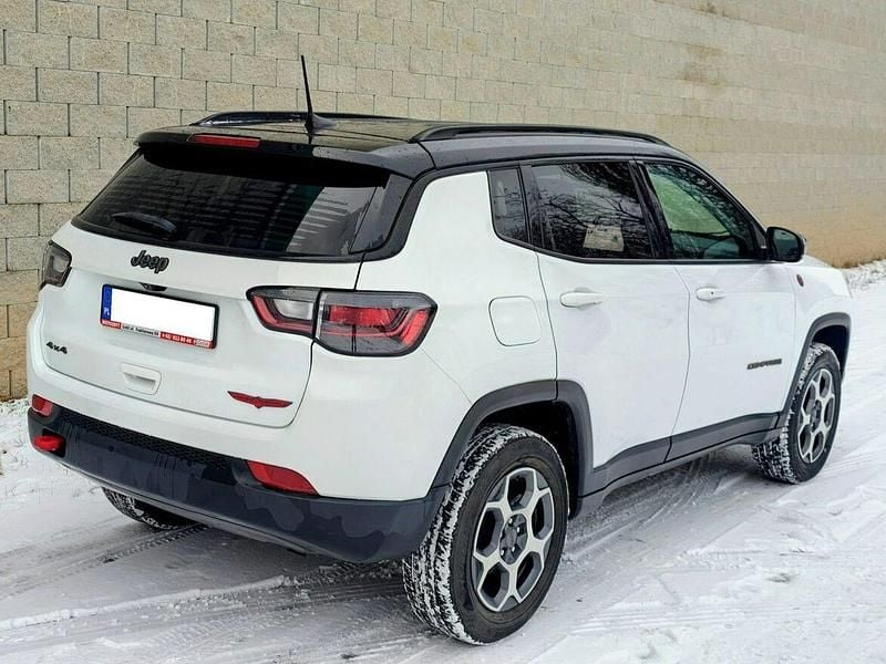 Używany Jeep Compass 180 KM (132 kW) 2022 Biały SUV