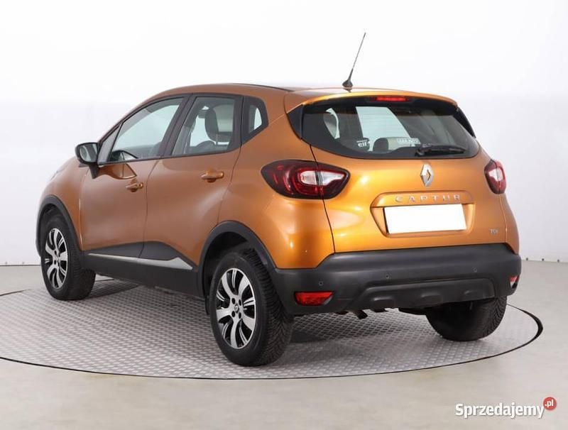 Używany Renault Captur 90 KM (66 kW) 2017 Pomarańczowy SUV