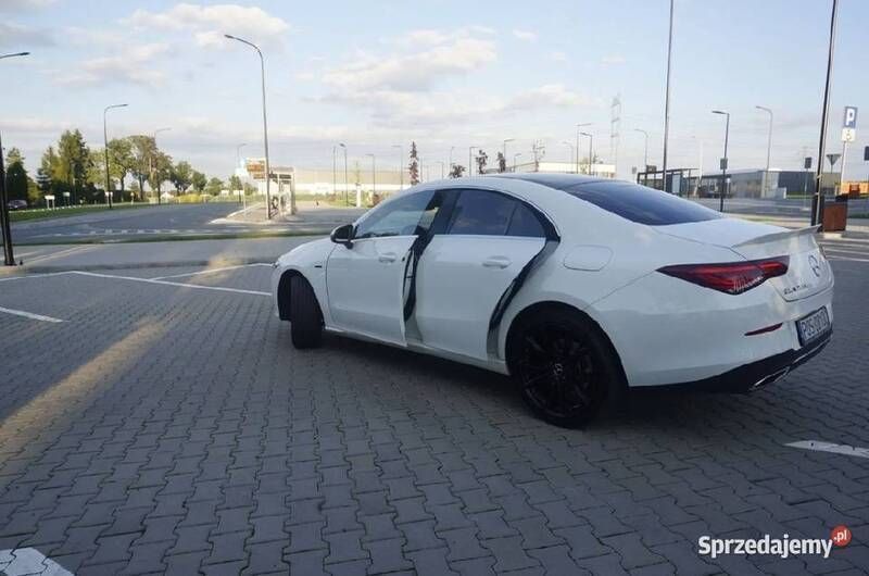 Używany Mercedes CLA250e 2021 Biały Sedan/Limuzyna