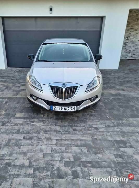 Używany Lancia Delta 2008 Srebrny Hatchback