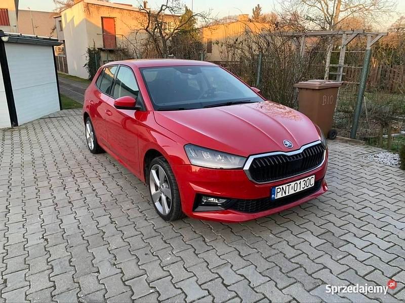 Czerwony Używany 2024 Skoda Fabia Hatchback | 57 900 zł (Dość drogi) - Obraz 1/3