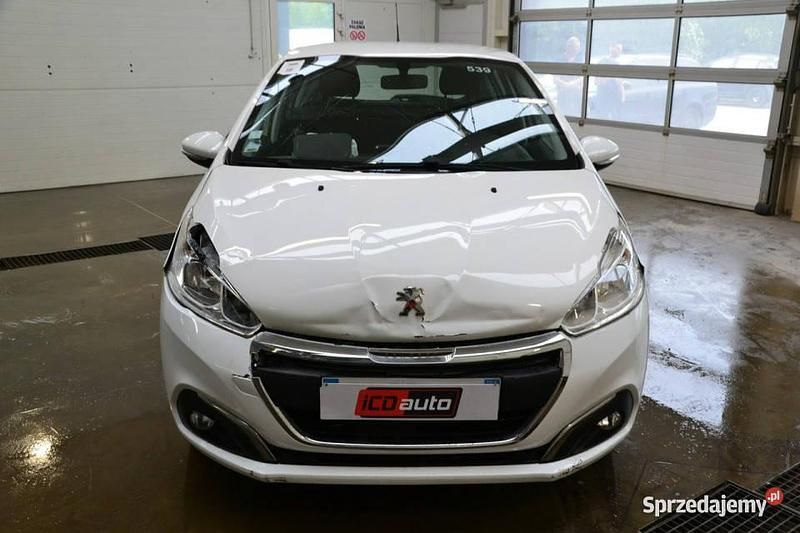 Biały Używany 2019 Peugeot 208 Hatchback | 5800 zł - Obraz 1/4