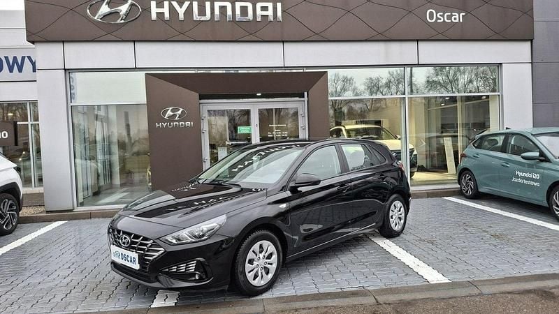 Czarny Używany 2022 Hyundai i30 Classic Hatchback | 54 600 zł (Dobra cena) - Obraz 1/4