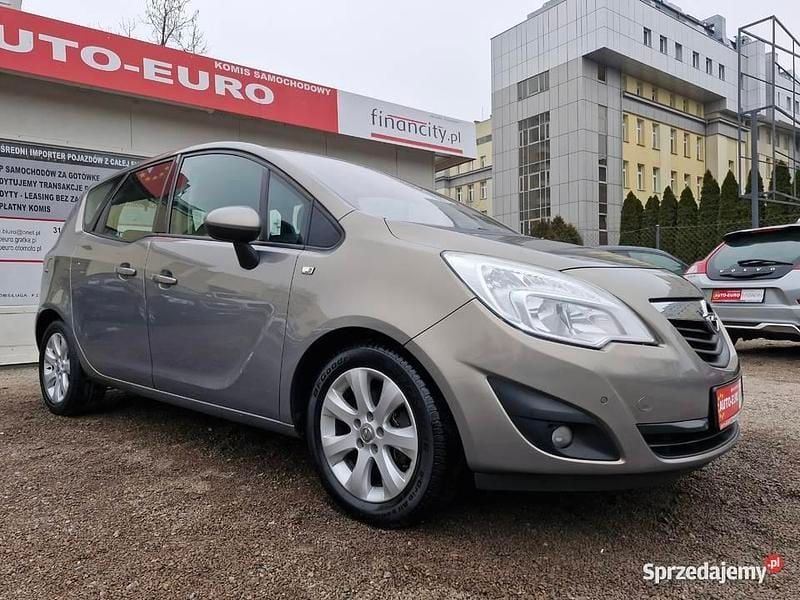 Używany Opel Meriva 2010 Biały Minivan