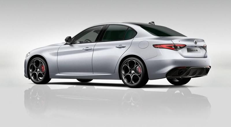 Nowe Alfa Romeo Giulia Veloce 280 KM (205 kW) 2025 Lakier metalizowany szary  vesuvio grey Sedan/Limuzyna