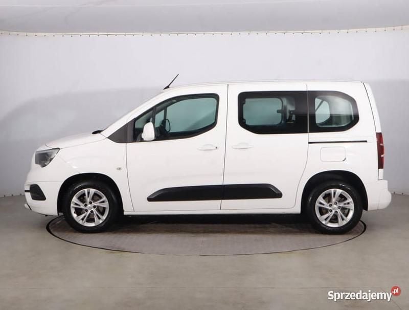 Używany Opel Combo 110 KM (80 kW) 2019 Biały Minivan