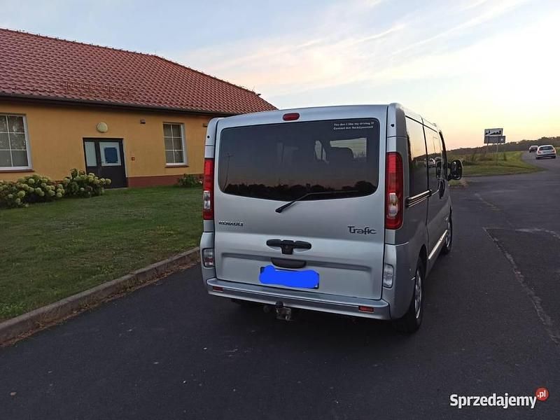 Używany Renault Trafic 2007 Srebrny Minivan