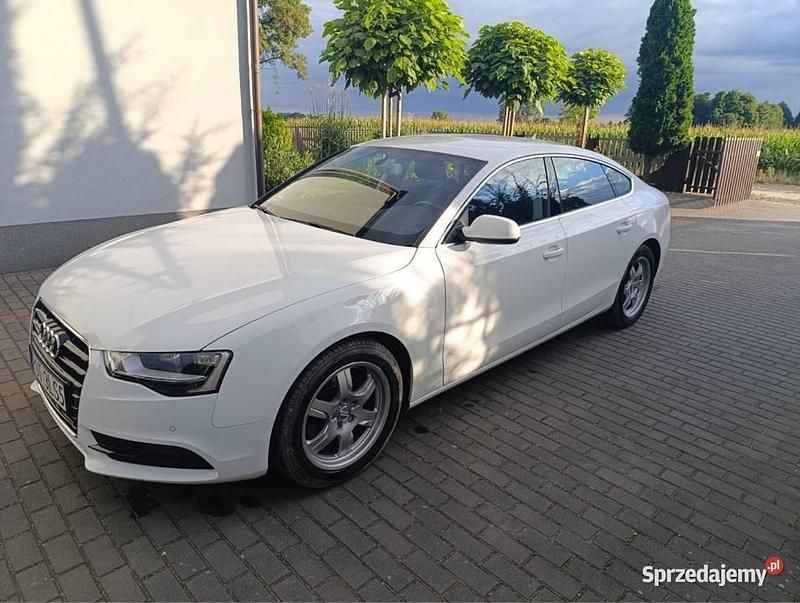 Biały Używany 2016 Audi A5 Coupe | 51 000 zł - Obraz 1/4