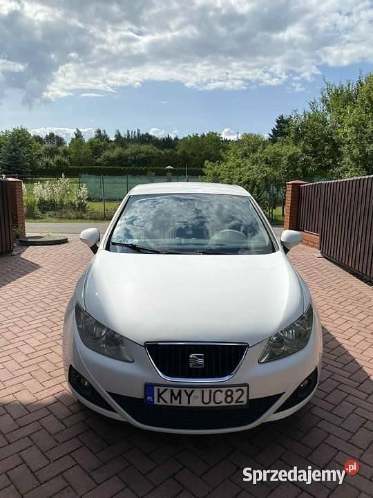 Biały Używany 2009 Seat Ibiza | 12 000 zł (Dobra cena) - Obraz 1/4