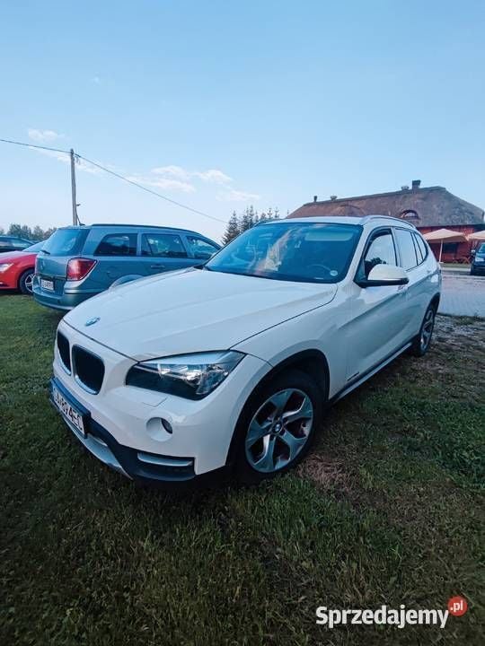 Biały Używany 2012 BMW X1 SUV | 46 900 zł (Drogi) - Obraz 1/4