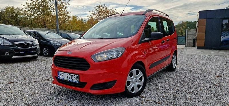 Używany Ford Tourneo Courier Trend 75 KM (55 kW) 2016 Czerwony Minivan