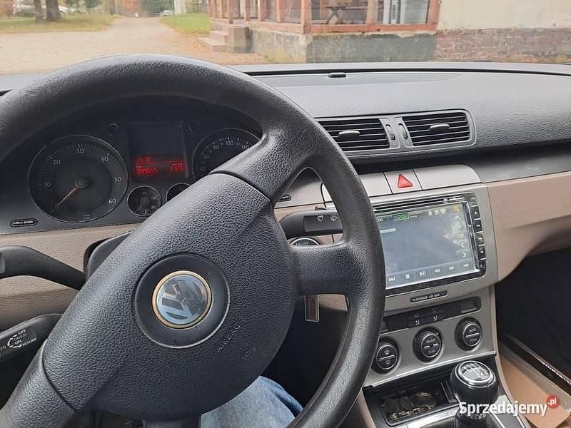 Czarny Używany 2006 VW Passat Sedan/Limuzyna | 8000 zł (Dobra cena) - Obraz 1/4