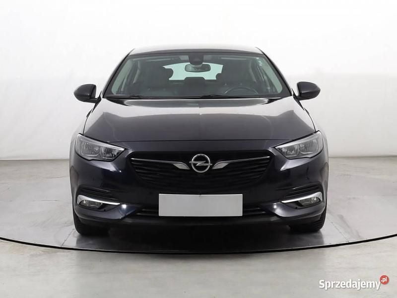 Używany Opel Insignia 165 KM (121 kW) 2019 Niebieski Hatchback