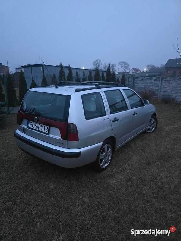 Używany Seat Cordoba 2001 Srebrny Kombi